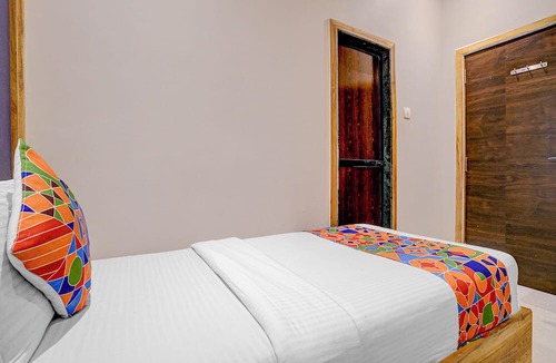 Girgaon Hotel | FabHotel Suncity I