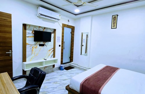 Mathura Hotel | Hotel Aaarav Grand - Mathura Vrindavan