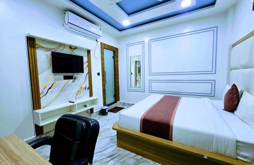 Mathura Hotel | Hotel Aaarav Grand - Mathura Vrindavan