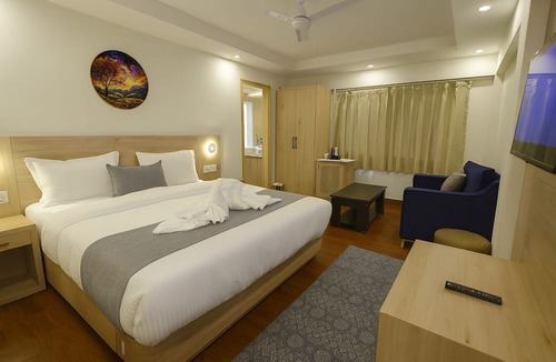 The Mall Road Hotel | Bummys by Vyaana Retreats