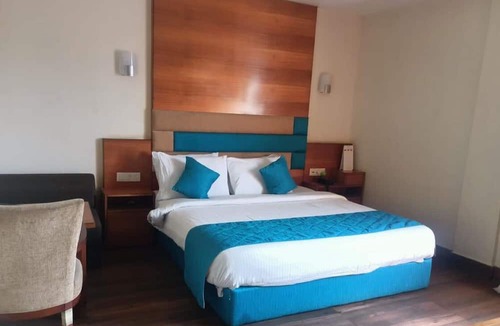 Sector V Hotel | King S Crown
