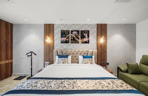 Lakshminarayana Pura Hotel | Hotel Grand Kasturi