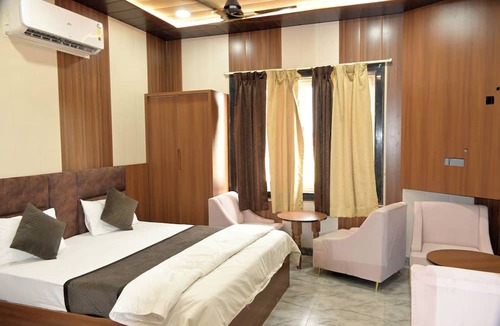 Barsana Hotel | Triveni Gest House