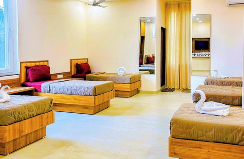 Sohagpur Hotel | Hotel Vatika Inn