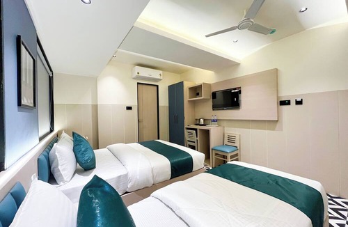 Bandra East Hotel | Bandra Stays