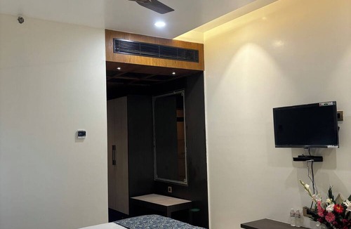 Faizabad Hotel | Hotel Gurudev Kunj