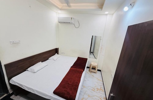 Ujjain Hotel | Hotel Shree Gajanand Palace