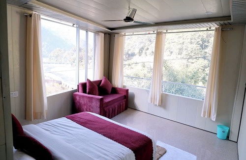 Jogiyana Hotel | Ditya Destiny's JK River View Resort