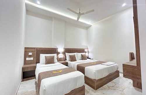 Goregaon East Hotel | Hotel MIG SUITES
