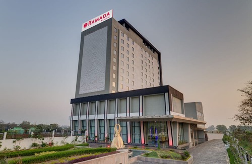Agra Hotel | Ramada Plaza by Wyndham Agra