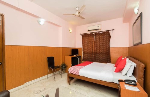 Bhowanipore Hotel | Malik Guest House