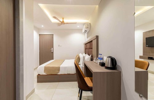 Andheri West Hotel | HOTEL METROMAX