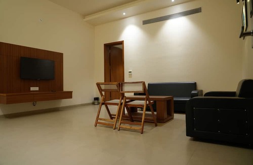 Nandurbar Hotel | Baba Resort