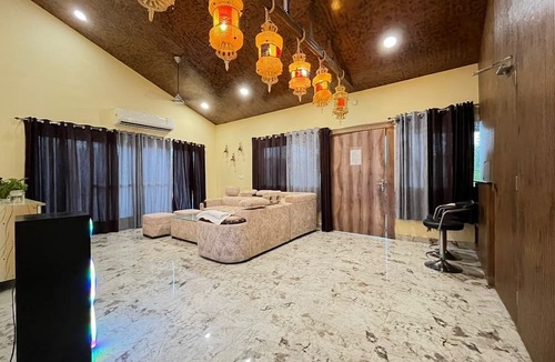 Noida Resort | GoBravo 37 - 2Bhk Farm with Pool & Garden Sec150 Noida