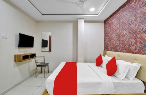 Changodar Hotel | Goroomgo Arsh Inn Ahmedabad