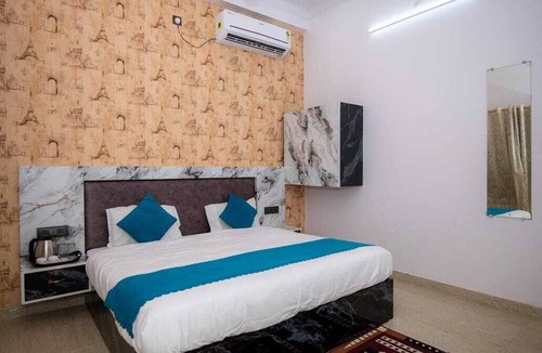 Ayodhya Hotel | Shri Radhe Radhe Paying Guest House