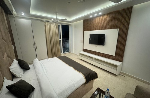 East of Kailash Hotel | The Royal Oakes