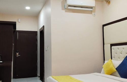 Dewas Hotel | The Royal Palace