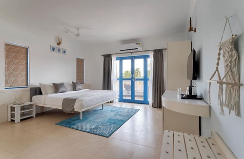 Fatrade Hotel | Azalea By Stone Wood Carmona