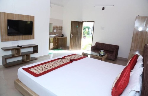 Hindupur Hotel | NANDI FARM RESORT