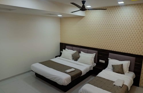 Ahmedabad Hotel | Hotel Dev Palace Ahmedabad