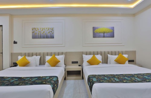 Ambav Hotel | Hotel The Grand Radhey
