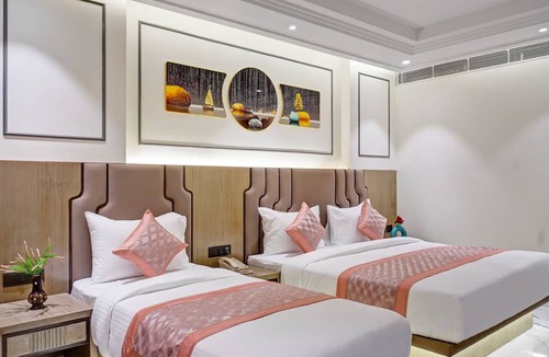 Paharganj Hotel | Gold The Royal