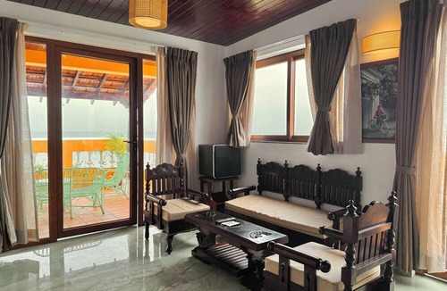 White Town Hotel | La Plage SeaView Suites