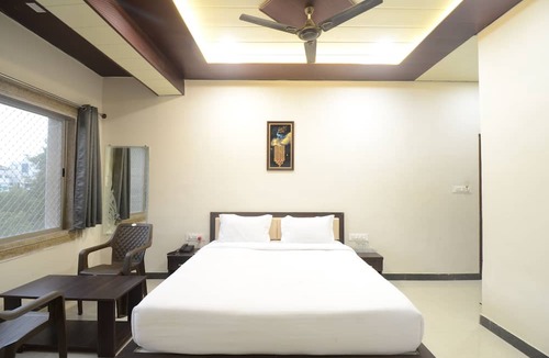 Nathdwara Hotel | Hotel Shri Dhwaja Inn