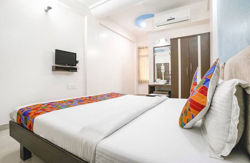 Gandhinagar Hotel | FabHotel Skylon