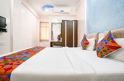 Gandhinagar Hotel | FabHotel Skylon