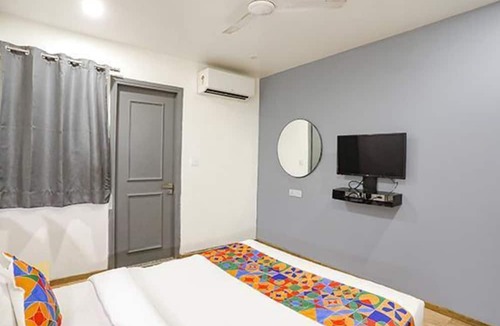 Pitampura Hotel | FabHotel The Vaishali Dakshini Pitampura