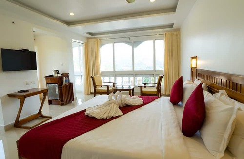 Nullatanni Hotel | Carmel Top Resort