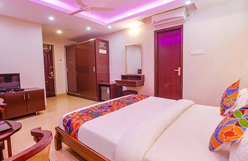 Pulikeshi Nagar Hotel | Fabhotel Turning Point