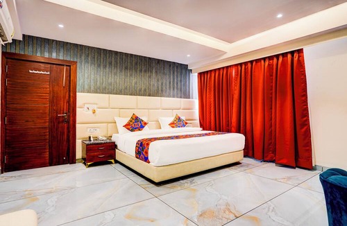 Azadpur Hotel | FabHotel D2 - Nr Ashok Vihar