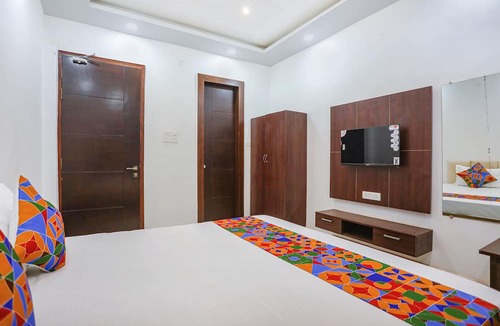 Varanasi Hotel | FabHotel JP Villa