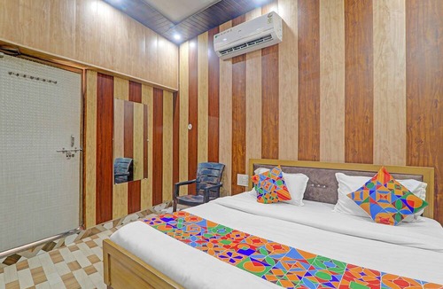 Faizabad Hotel | FabHotel Shree Ram Aadhar