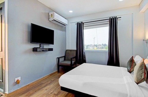 Dumdum House | Super OYO Townhouse 75779 The Royal