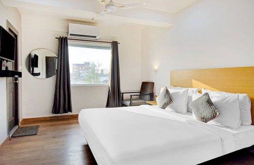 Dumdum House | Super OYO Townhouse 75779 The Royal