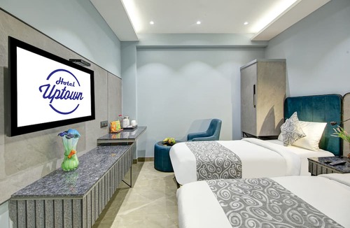Paharganj Hotel | HOTEL UPTOWN - Luxury Restaurant & Rooftop Near Connaught Place