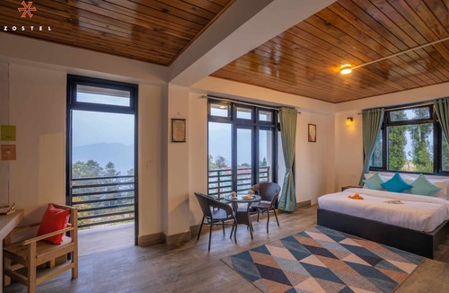 Geyzing Hostel | Zostel Rinchenpong (Pelling)