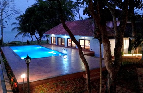 Andhakaranazhy Hotel | Shantitheeram Ayurveda