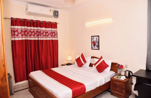 Sector 14 Hotel | Hotel Sunshine