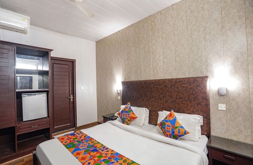 Saket Hotel | FabHotel Kular