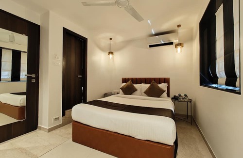 Wellington Pier Hotel | The Majlis Hotel - Near Taj Hotel Colaba