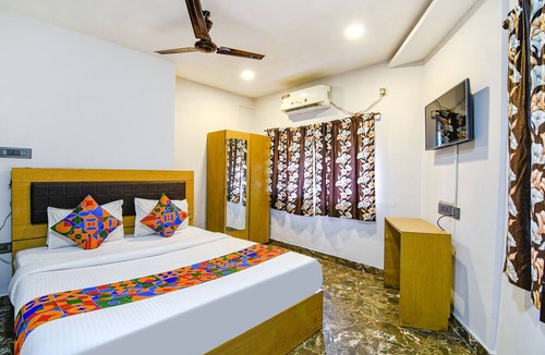 Kalighat Hotel | FabHotel Krishna I