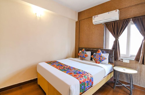 Kalighat Hotel | FabHotel Krishna I