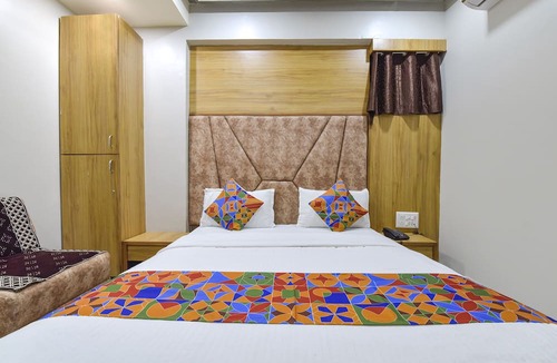Vastrapur Hotel | Fabhotel Sury Villa