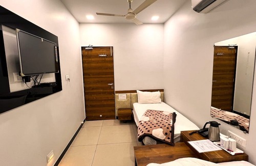 Wadhwan Hotel | Hotel Vandana Palace