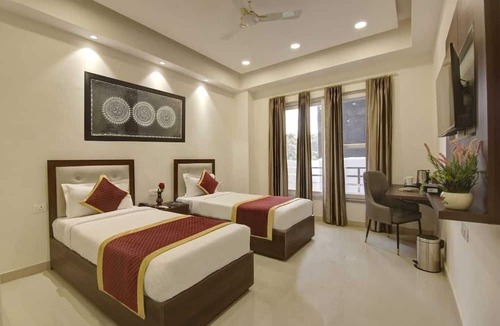 Sector 70 Hotel | Hotel La Mirage